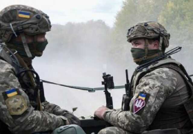 ВСУ ликвидировали за сутки 400 оккупантов, 28 ББМ и вражеский вертолет