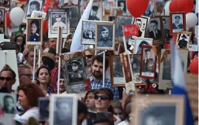 "Это не мой дедушка": в России опозорились с акцией "Бессмертный полк"