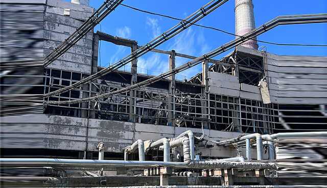 Пожары в Кременчуге ликвидировали аж на утро: оккупанты били по НПЗ и инфраструктуре