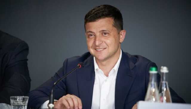 Зеленський продав на аукціоні бейсбольний м’яч зі своїм автографом за 1,5 млн гривень