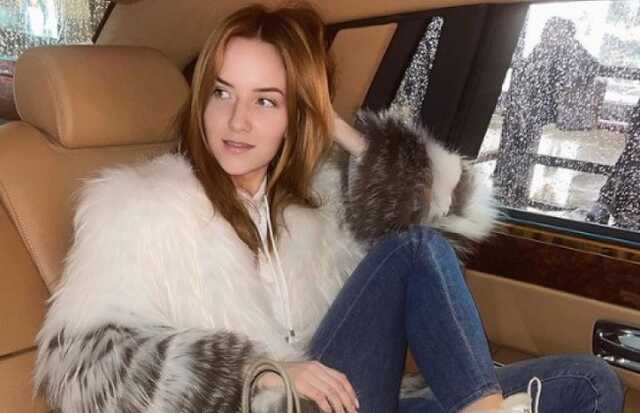 Дочь Фукса, игнорирующая войну в Украине, засветилась в Дубае с "Мисс Россия-2003"