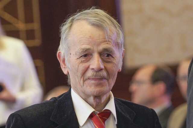 В Стамбуле стоит корабль, готовый вывезти защитников Мариуполя, — Джемилев