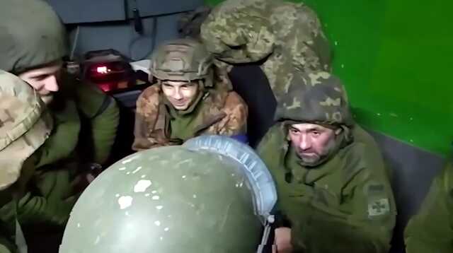 Пограничники показали редкие кадры с улыбками на "Азовстали"