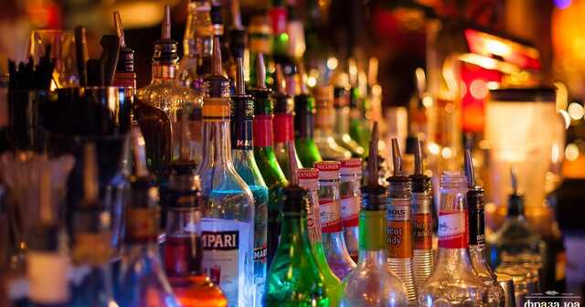 В Киеве изменили время продажи алкоголя в барах и ресторанах