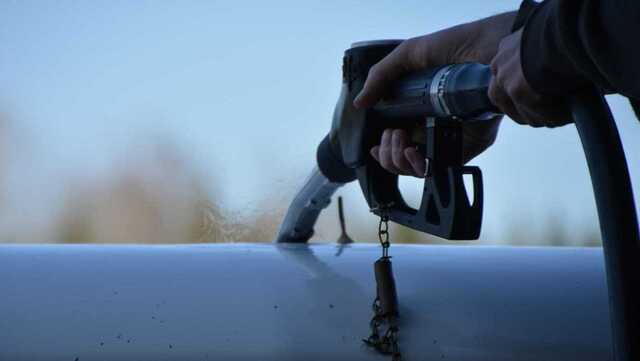 Польша передаст Украине 25 тысяч тонн бензина со своих запасов