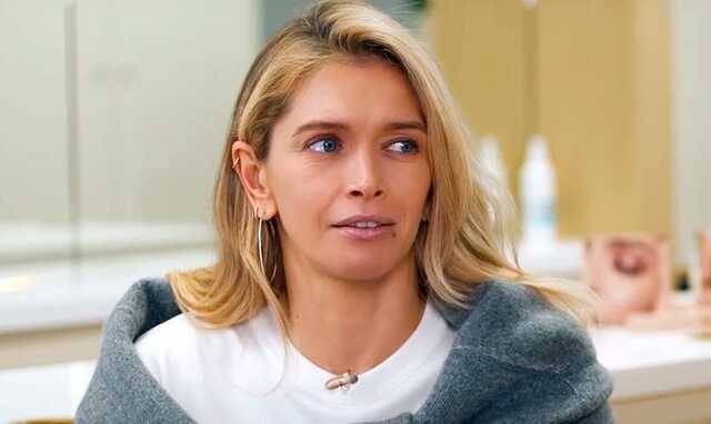 Вера Брежнева разгружает фуры с гуманитарной помощью в Польше