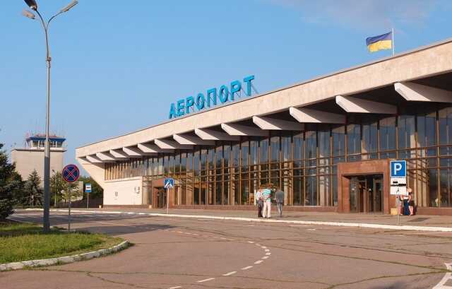 Во время вражеских обстрелов погиб сотрудник аэропорта в Херсонской области