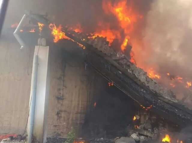 Враг устроил массированный обстрел Донетчины: под удар попали многоэтажки, школа и завод