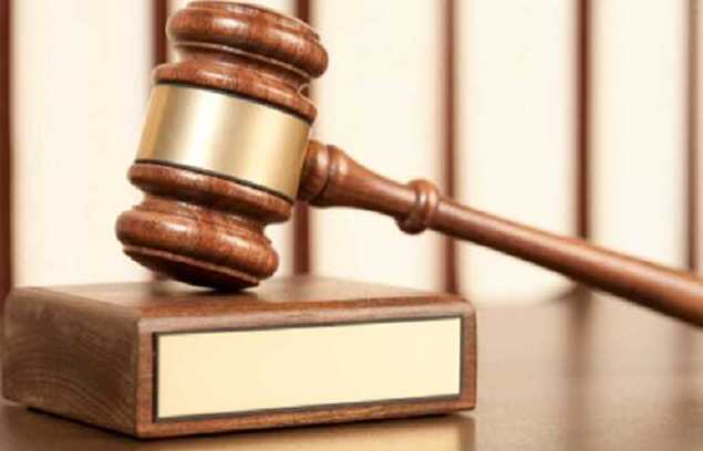 Двух экс-помощников судей в Луганской области обвиняют в госизмене