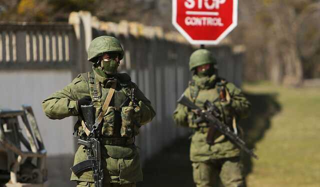 Оккупанты выпустили авто из Васильевки на Запорожье: люди ждали разрешения три дня