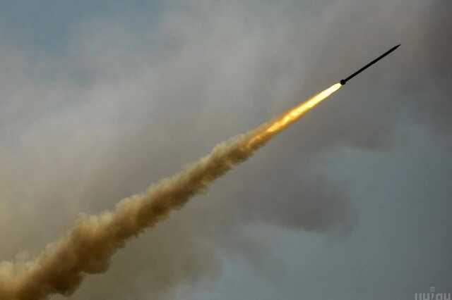 СМИ: В Киеве, Харькове и Херсоне прозвучали сильные взрывы