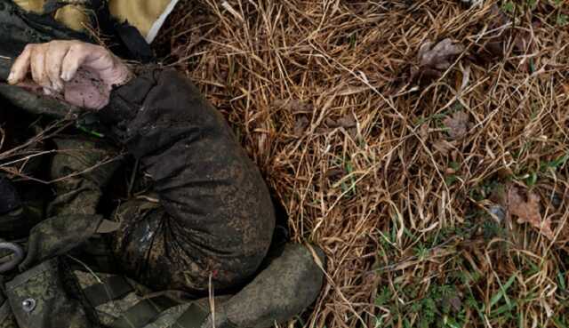 На Харьковщине обнаружили захоронение военных РФ, среди убитых есть подполковник