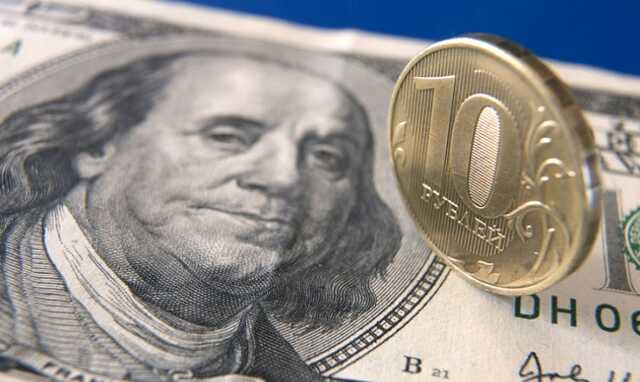 Доллар в России уже стал просто бумажкой, – эксперт