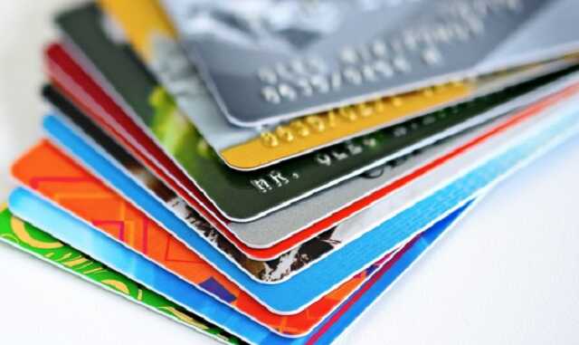 Українські переселенці за місяць витратили в Європі з карток $2 мільярди