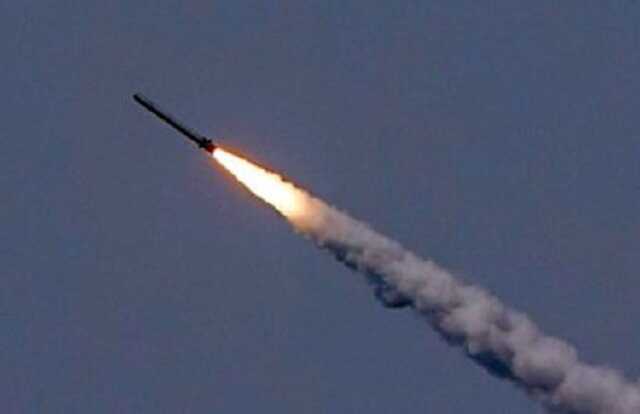 Оккупанты запустили четыре ракеты по Запорожью, одну сбила ПВО