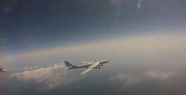 Бомбардировщики РФ и Китая провели совместный полет во время визита Байдена в Токио