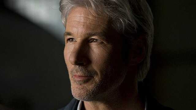 72-летний Ричард Гир впервые спел на концерте в поддержку Украины в Нью-Йорке