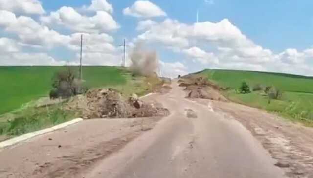Как выглядит проезд по "дороге жизни" Лисичанск-Бахмут