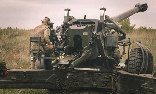 Генштаб показал, как ВСУ уничтожают оккупантов с помощью гаубиц FH70 калибра 155-мм