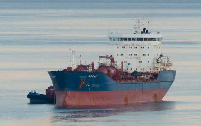 В Греции конфисковали танкер под российским флагом со 100 тысячами тонн нефти