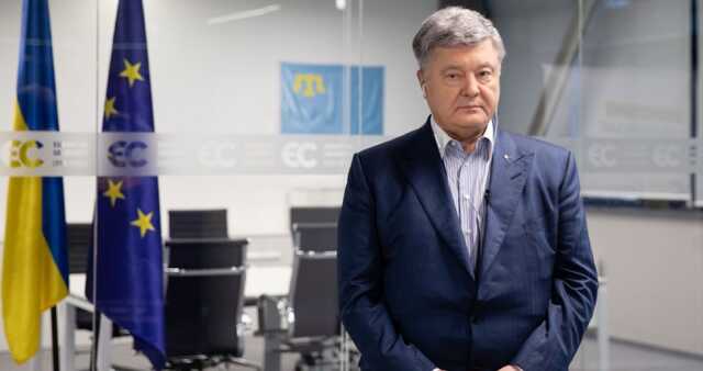 Порошенко не выпустили из Украины из-за того, что не считывался QR-код документа