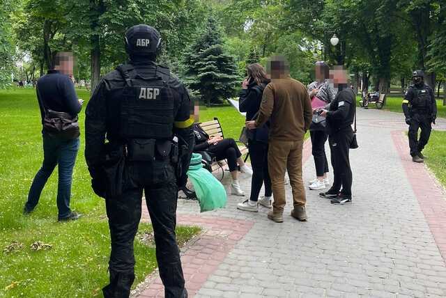 В Харькове женщина за 220 тысяч гривен обещала документы для уклонения от призыва