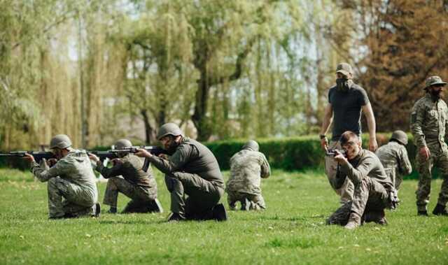Добровольческие формирования Львовщины проходят обучение по применению тяжелого вооружения, - Козицкий