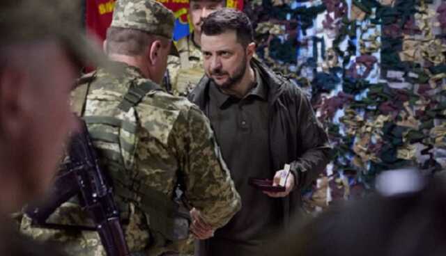 Зеленский побывал на передовых позициях в Харьковской области