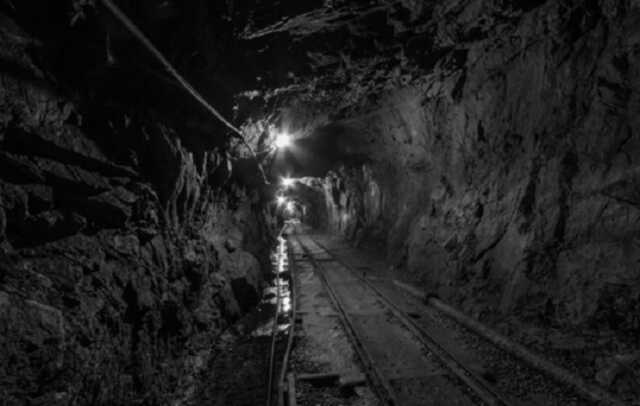 В Торецке под землей застряли более 100 шахтеров