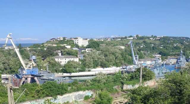 СМИ: В Севастополе на ремонте стоят сразу три российских больших десантных корабля