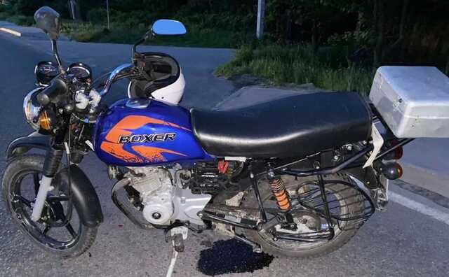 Под Киевом мотоциклист на скорости протаранил легковушку: есть пострадавшие