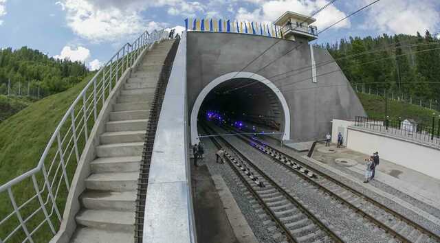 Россия ударила по Бескидскому ж/д тоннелю