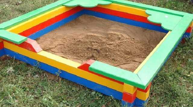 Дети нашли в песочнице мину. Родителей призывают быть бдительными