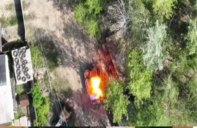 Українські воїни за допомогою дронів Mavic знищують ворожу техніку та окупантів