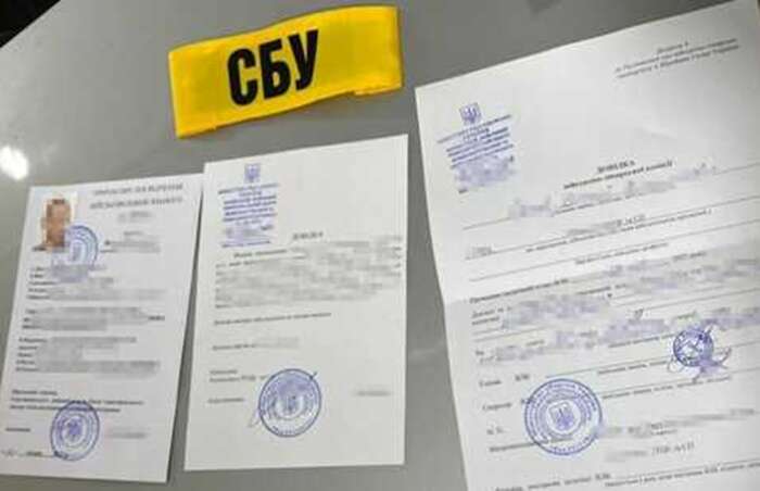 В Киеве мужчина подделывал справки о непригодности к военной службе: сколько стоил «документ»