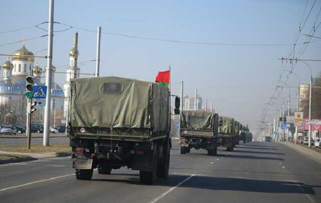 Колонна военной техники Беларуси подошла к границе с Волынской областью