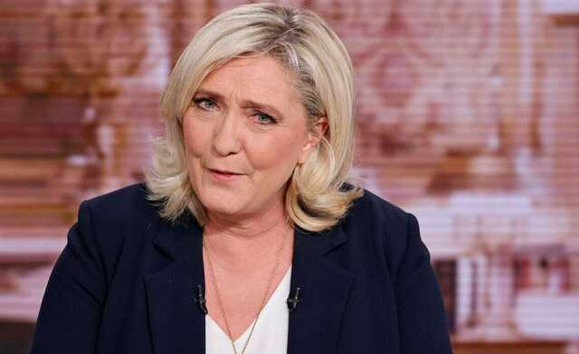 Во Франции Марин Ле Пен устроили "яичную атаку": момент попал на видео