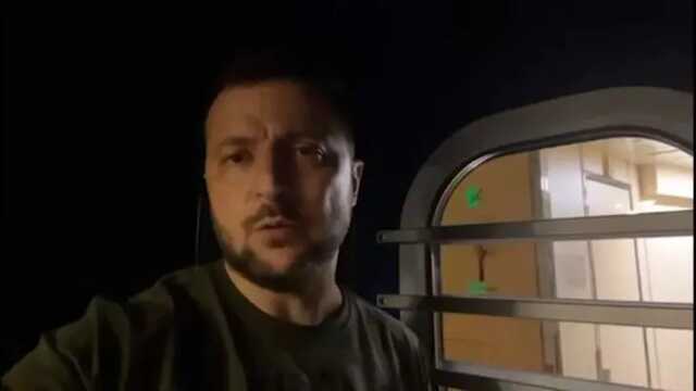 «Кое-что привезли военным»: Зеленский побывал на позициях ВСУ в районе Бахмута и Лисичанска