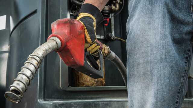 Топливный кризис: сможет ли государство снизить цены на горючее