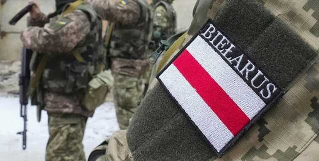 В Украине появилась петиция, предлагающая дать гражданство воюющим в ВСУ белорусам