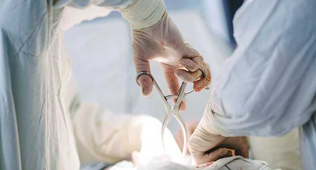 На Закарпатті чоловіку пришили ампутований ніс