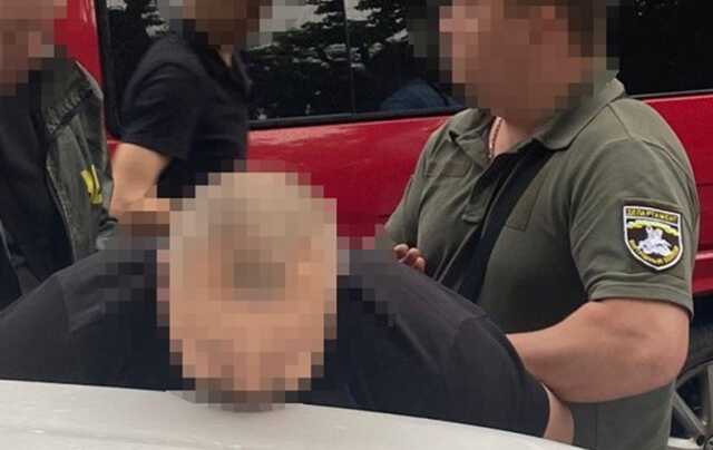 В Киеве задержали организатора незаконного пересечения границы военнообязанными