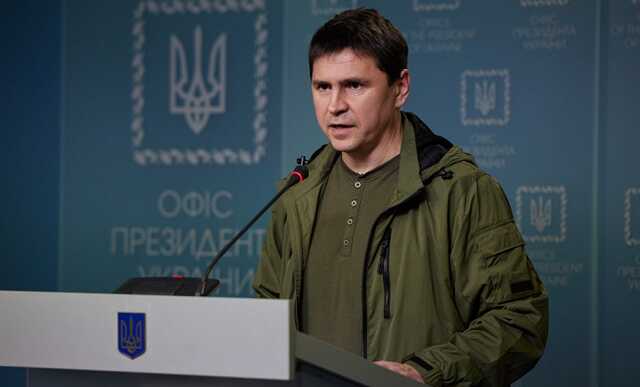 Подоляк обратился к украинцам: Не пугайтесь новостей о том, что мы что-то отдаем