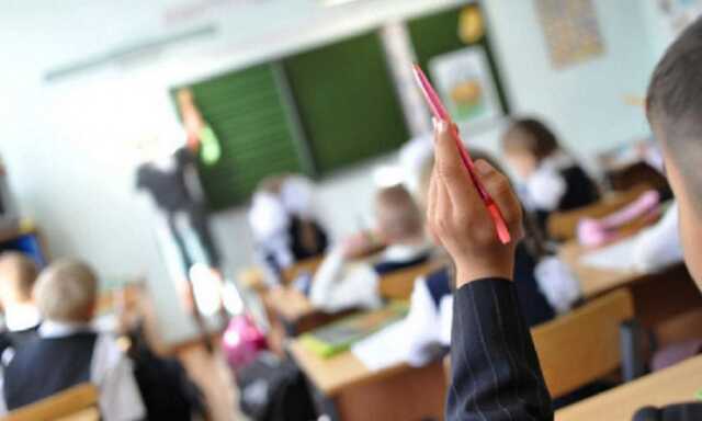 Уберут "Войну и мир": что изменится в школьной программе с 1 сентября