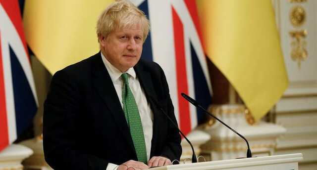 В Чернигове премьера Британии Джонсона "посвятили в казаки"