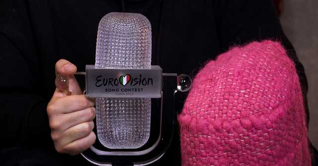 Kalush Orchestra  ,     $900 