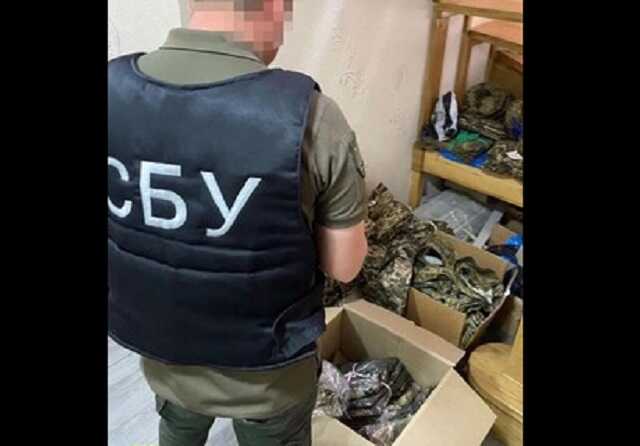 В Черкасской области бывший военный присвоил и продавал амуницию, предназначенную для ВСУ — СБУ