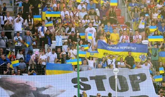 На Путина надели презерватив на баннере болельщиков в матче Лиги наций