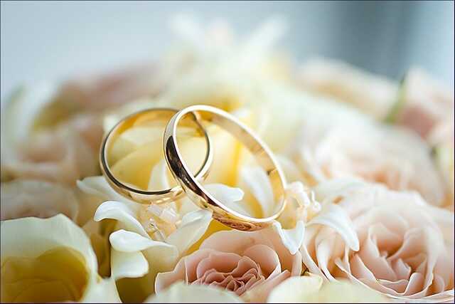 На Донетчине на Троицу две пары сыграли свадьбу на передовой