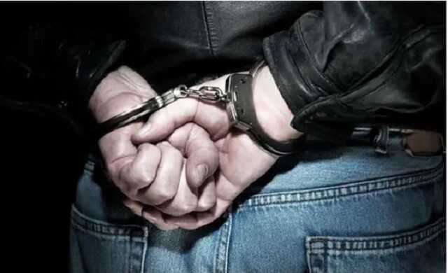 "Заработал" на продаже гуманитарки полмиллиона: в Киеве полицейские задержали псевдоволонтера